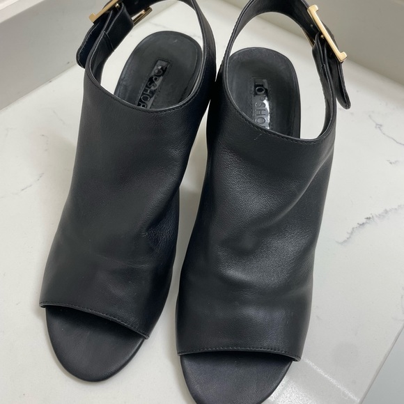 Topshop leather heeled sandals. Size 8.5 - Picture 2 of 4